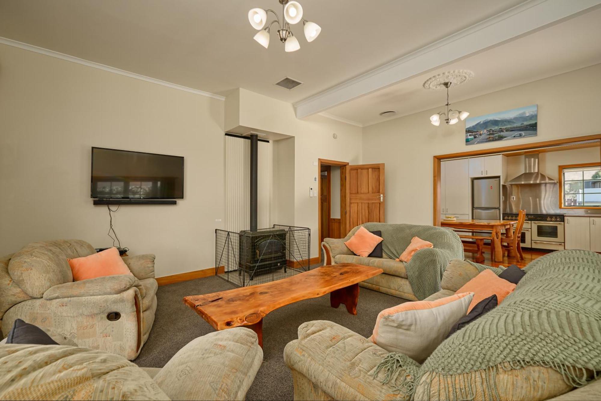 Ludstone Villa - A Charming Family Home Kaikoura Bagian luar foto
