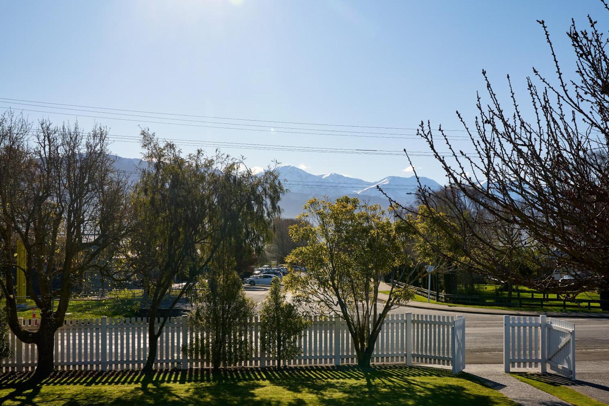 Ludstone Villa - A Charming Family Home Kaikoura Bagian luar foto